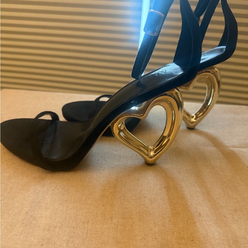 Elegant high end Black suede strap with Gold metal heart heels Never worn!